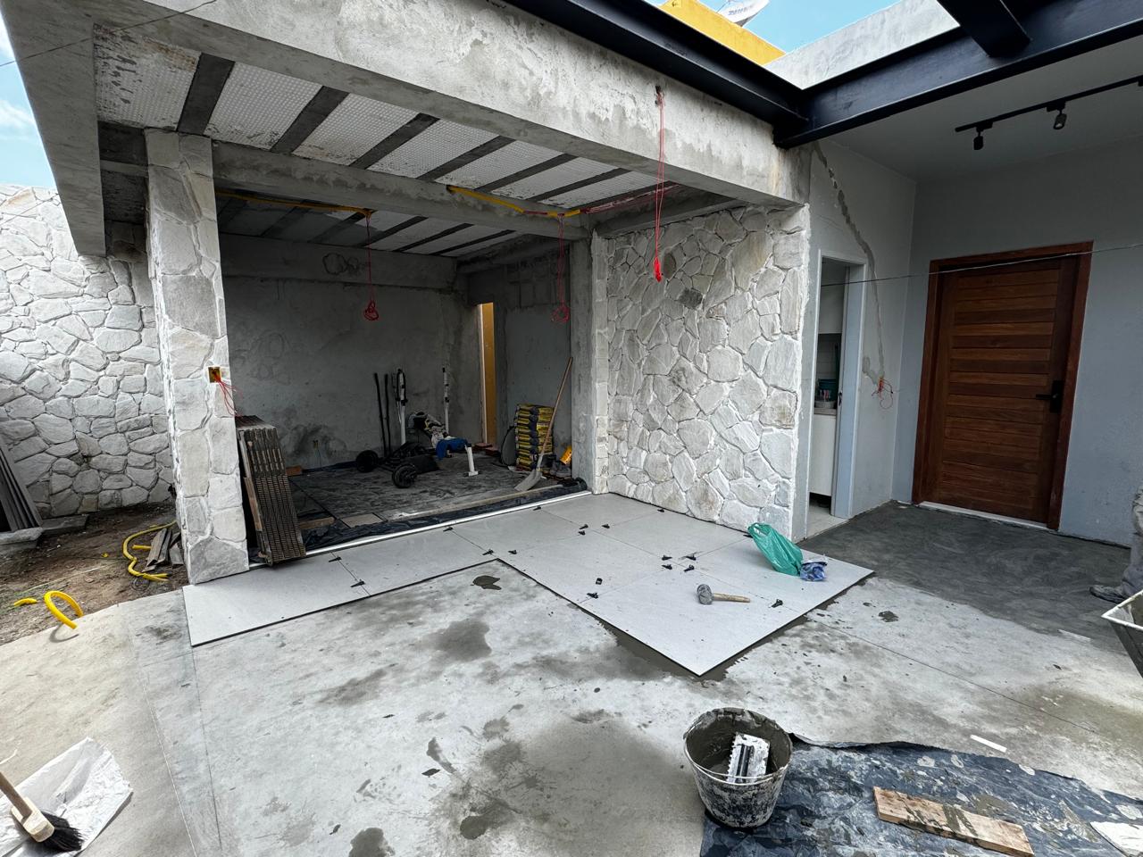 Fase de obras — piso e acabamento externo