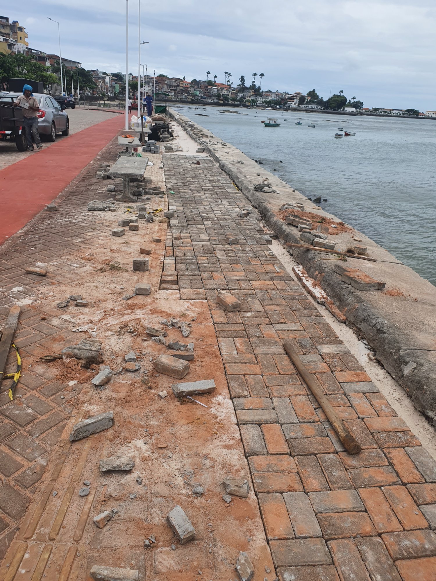 Recalçamento em via pública — Salvador